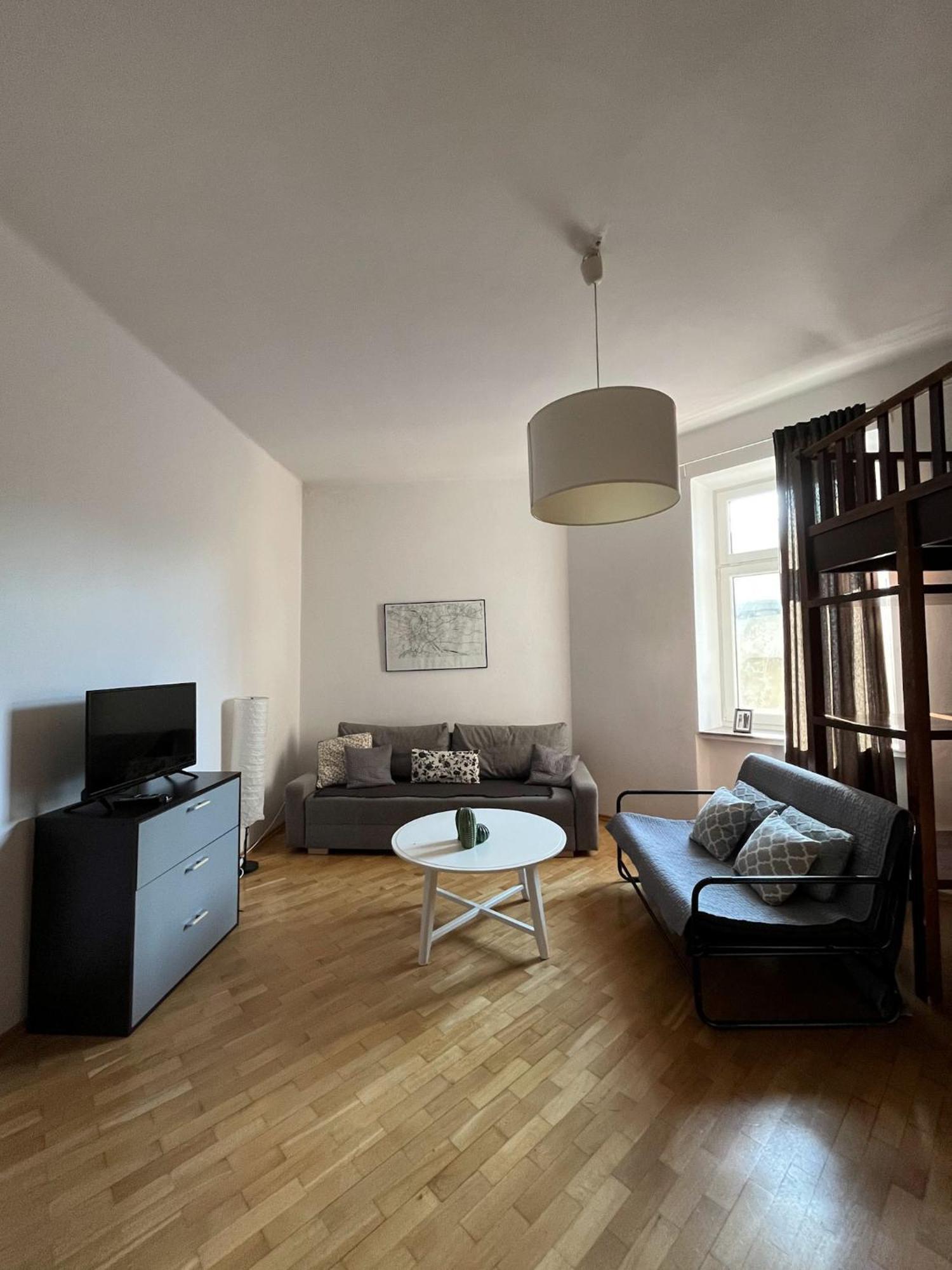 Downtown Apartment B Краків Екстер'єр фото